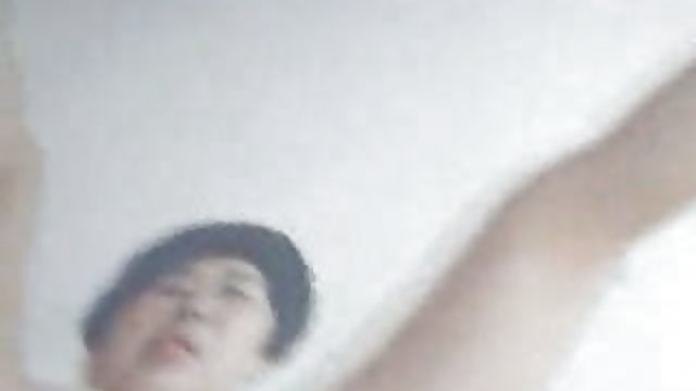 他妈的无家可归的人一哭青少年的肛门